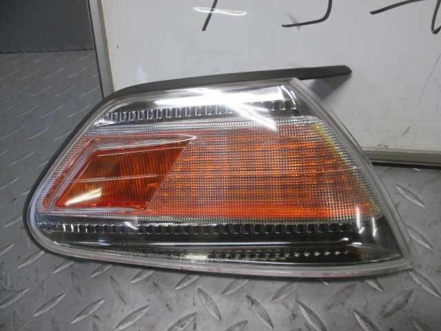 Right Side Marker Light TOYOTA Mark II 1998 GF-GX105 — photo 1