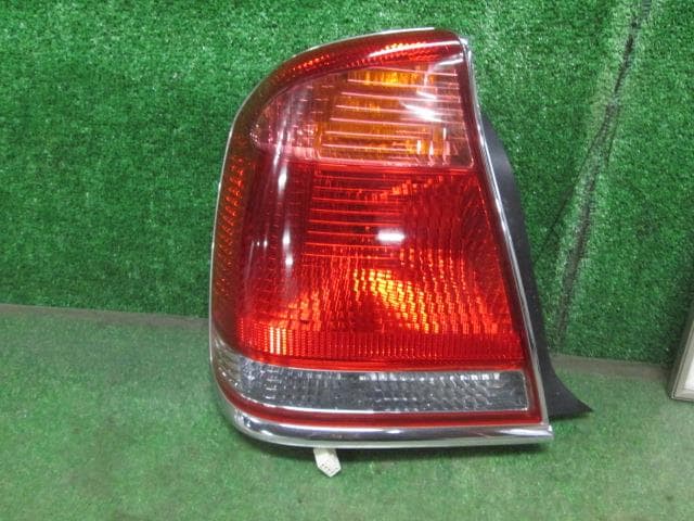 Left Tail Light TOYOTA Crown Majesta 1999 GH-UZS173 — photo 2