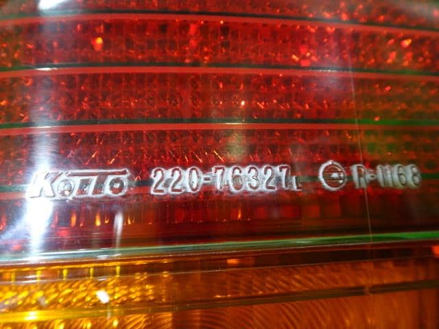 Left Tail Light TOYOTA Crown 2000 GF-JZS151 8156030620 — photo 3