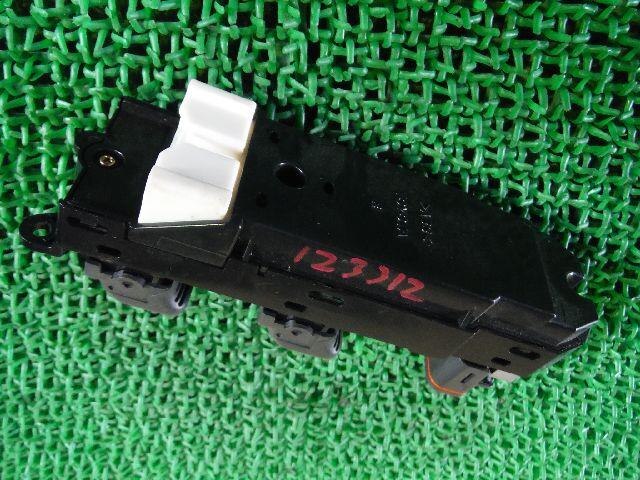 Power Window Switch TOYOTA Prius 2002 ZA-NHW11 — photo 2