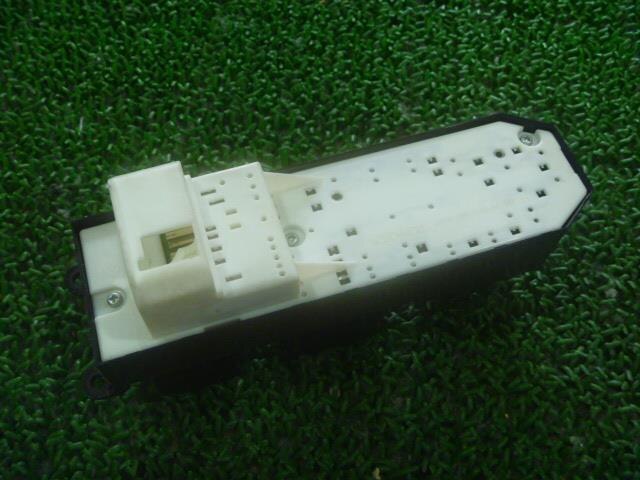 Power Window Switch TOYOTA Vitz 2005 DBA-KSP90 — photo 4