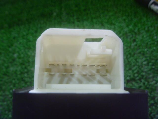 Power Window Switch TOYOTA Vitz 2005 DBA-KSP90 — photo 5