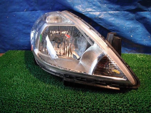 Right Headlight NISSAN Tiida 2004 DBA-C11 — photo 1