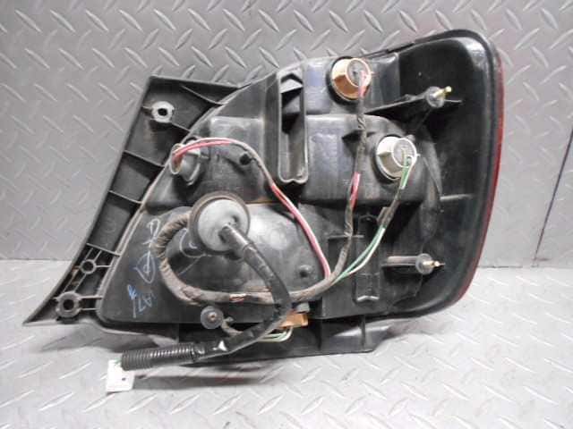 Left Tail Light TOYOTA Aristo 2000 GF-JZS160 — photo 3