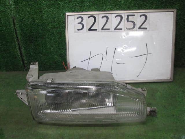 Right Headlight TOYOTA Carina 1988 E-AT175 — photo 1