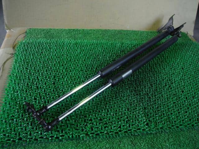 Tail Gate Damper HONDA Vamos 1999 GF-HM1 — photo 2