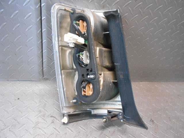 Right Tail Light TOYOTA Crown 2002 TA-JZS173W — photo 3