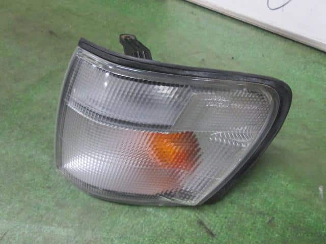 Left Side Marker Light NISSAN Prairie joy 1995 E-PNM11 — photo 2