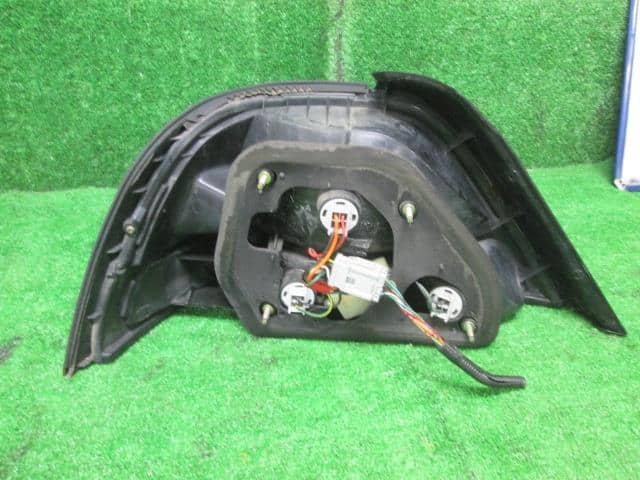 Right Tail Light HONDA Inspire 1998 E-UA1 — photo 3