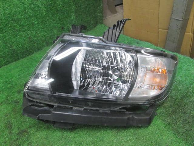 Left Headlight HONDA Mobilio Spike 2006 DBA-GK2 — photo 2