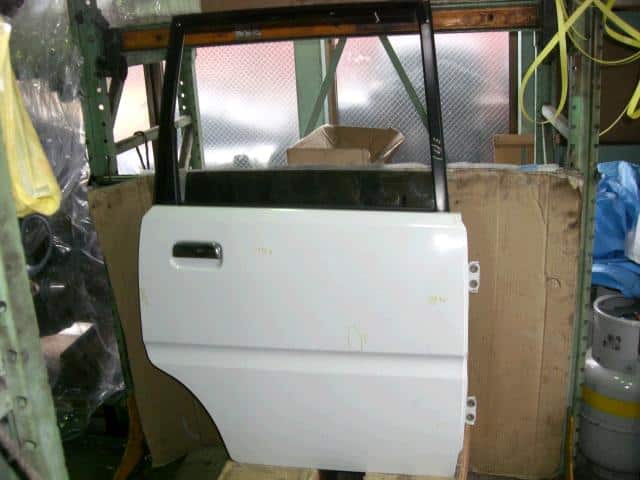 Rear Right Door Assembly DAIHATSU Move 2001 TA-L900S — photo 1