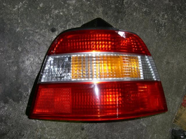 Right Tail Light HONDA Us accord wagon 1994 E-CE1 — photo 1