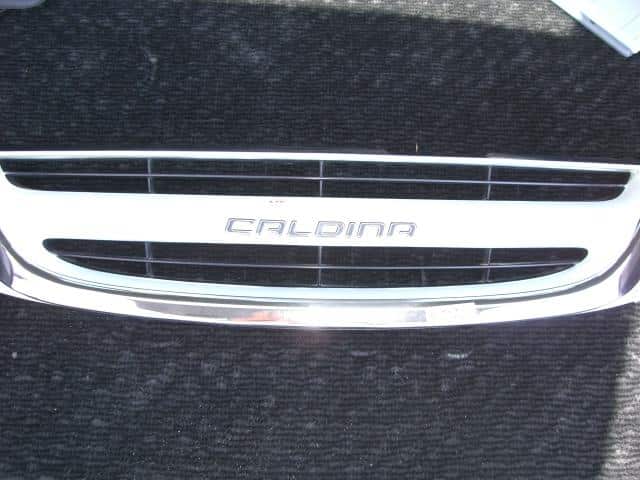 Radiator Grille TOYOTA Caldina 1998 E-ST210G 5311121040 — photo 1