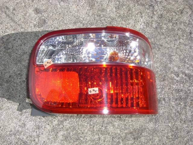 Right Tail Light HONDA Thats 2004 ABA-JD1 — photo 1