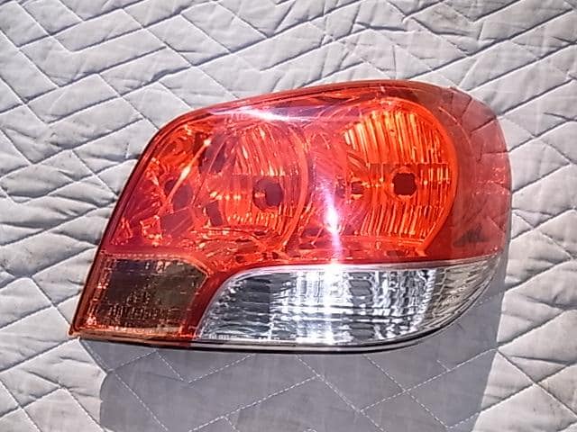 Right Tail Light MITSUBISHI Airtrek 2001 LA-CU2W — photo 1
