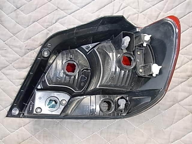 Left Tail Light MITSUBISHI Airtrek 2001 LA-CU2W — photo 2