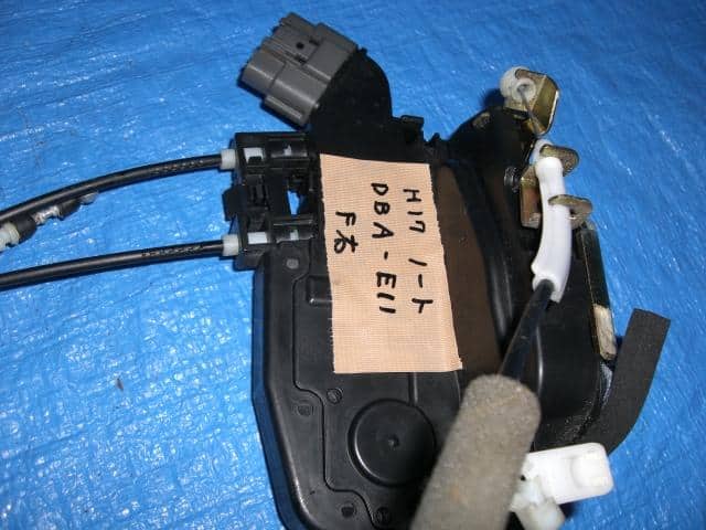 Door Lock Solenoid NISSAN Note 2005 DBA-E11 — photo 1