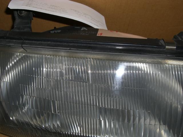 Right Headlight NISSAN Bluebird 1994 X-SU13 — photo 2