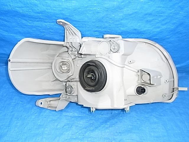 Left Headlight TOYOTA Porte 2005 CBA-NNP10 — photo 4