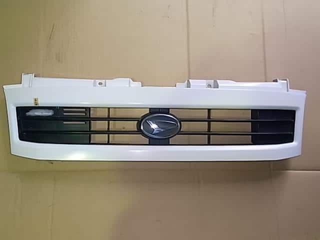 Radiator Grille DAIHATSU Hijet 2003 LE-S210V — photo 1