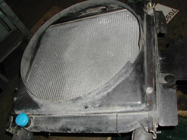Radiator HINO 160905690 — photo 2
