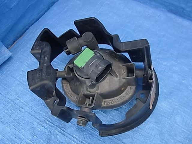 Left Fog Light MAZDA Verisa 2007 DBA-DC5W D673V7220 — photo 2
