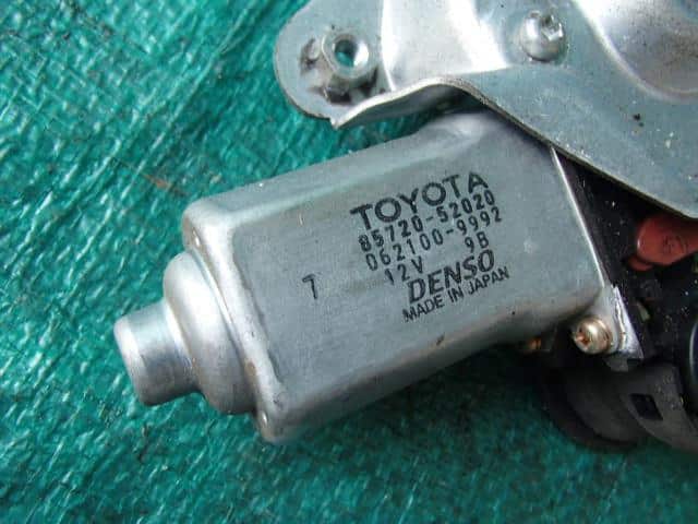 Front Left Door Regulator TOYOTA Fun Cargo 2000 TA-NCP20 — photo 2