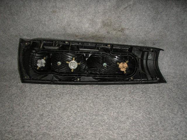 Left Tail Light TOYOTA Raum 1998 GF-EXZ10 — photo 2