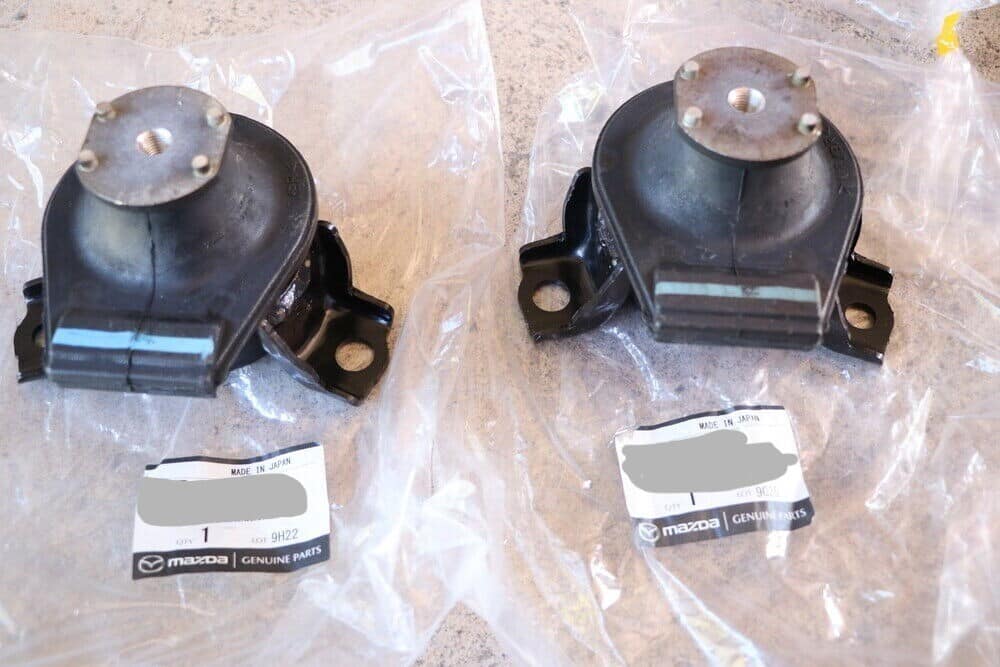 Mazda RX-8 SE3P Engine mount rubber right and left RUBBERENGINE MT LR SET Genuine AN 2008/02 Genuine JDM OEM maker Genuine Parts — photo 1