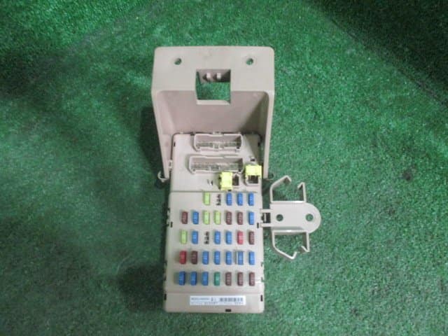 [A53459] ??��Legacy Outback BPE Fuse Box — photo 1