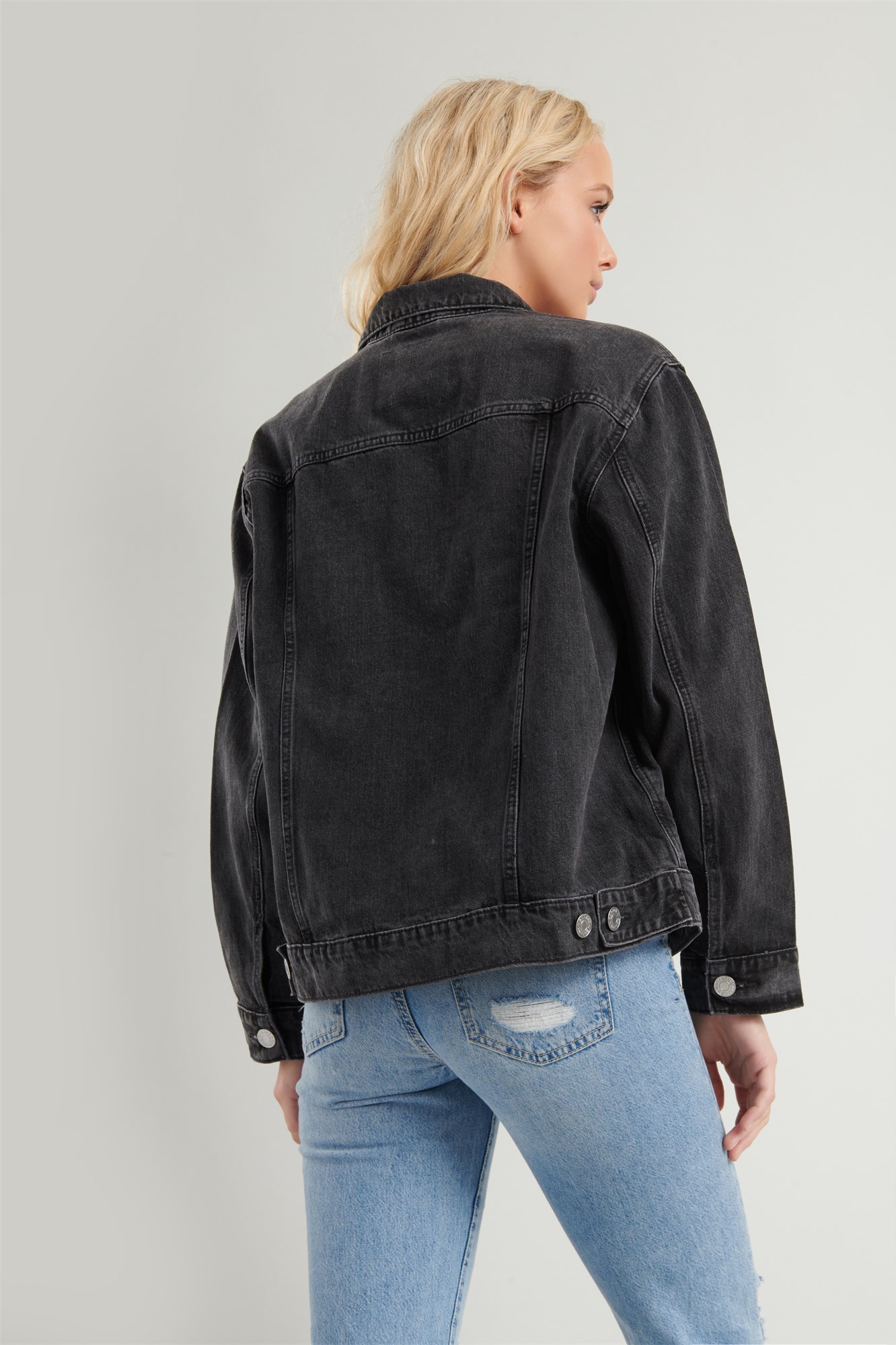 Boyfriend Denim Jacket - Black