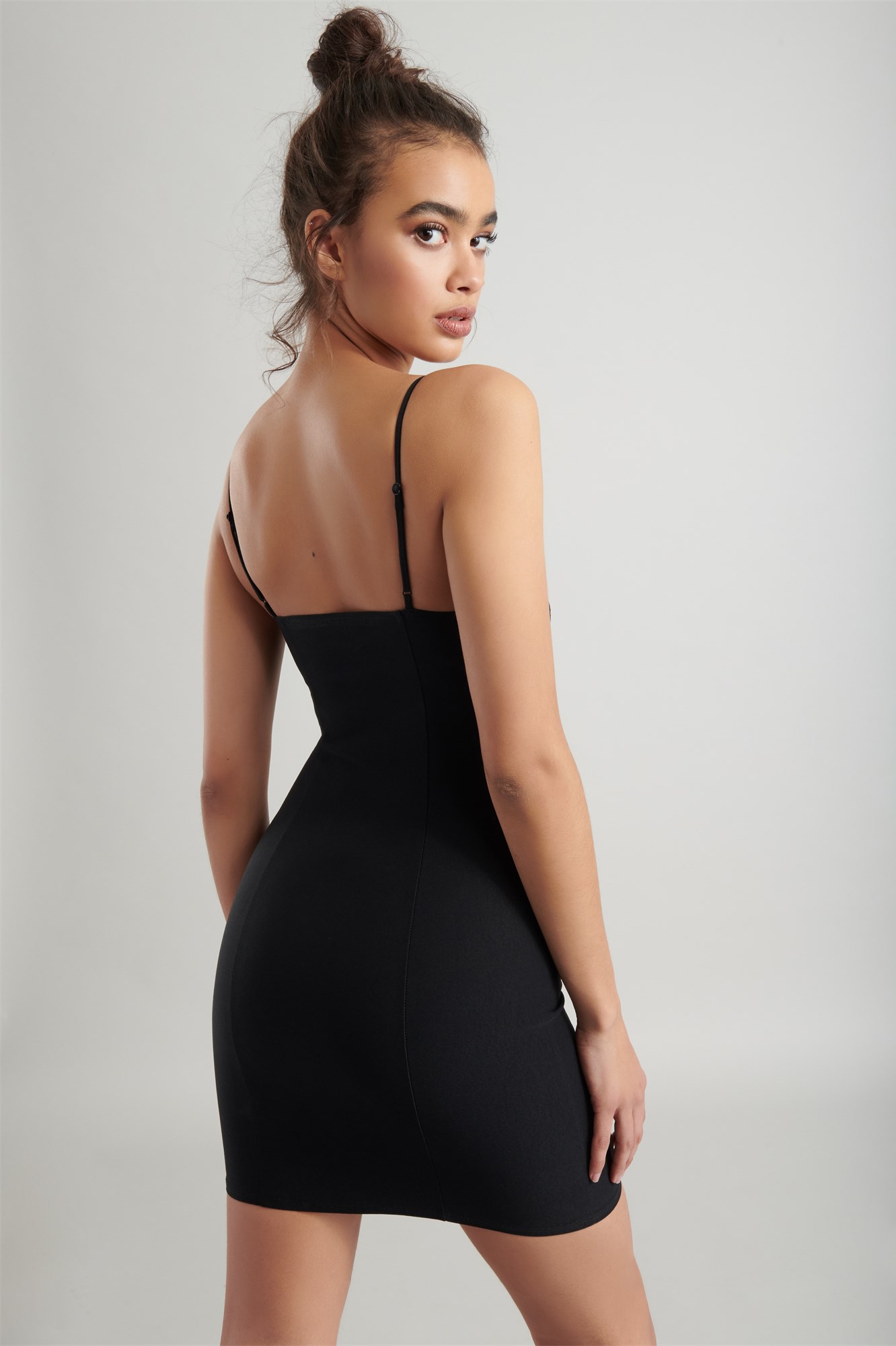 how to wear a bodycon dress zone