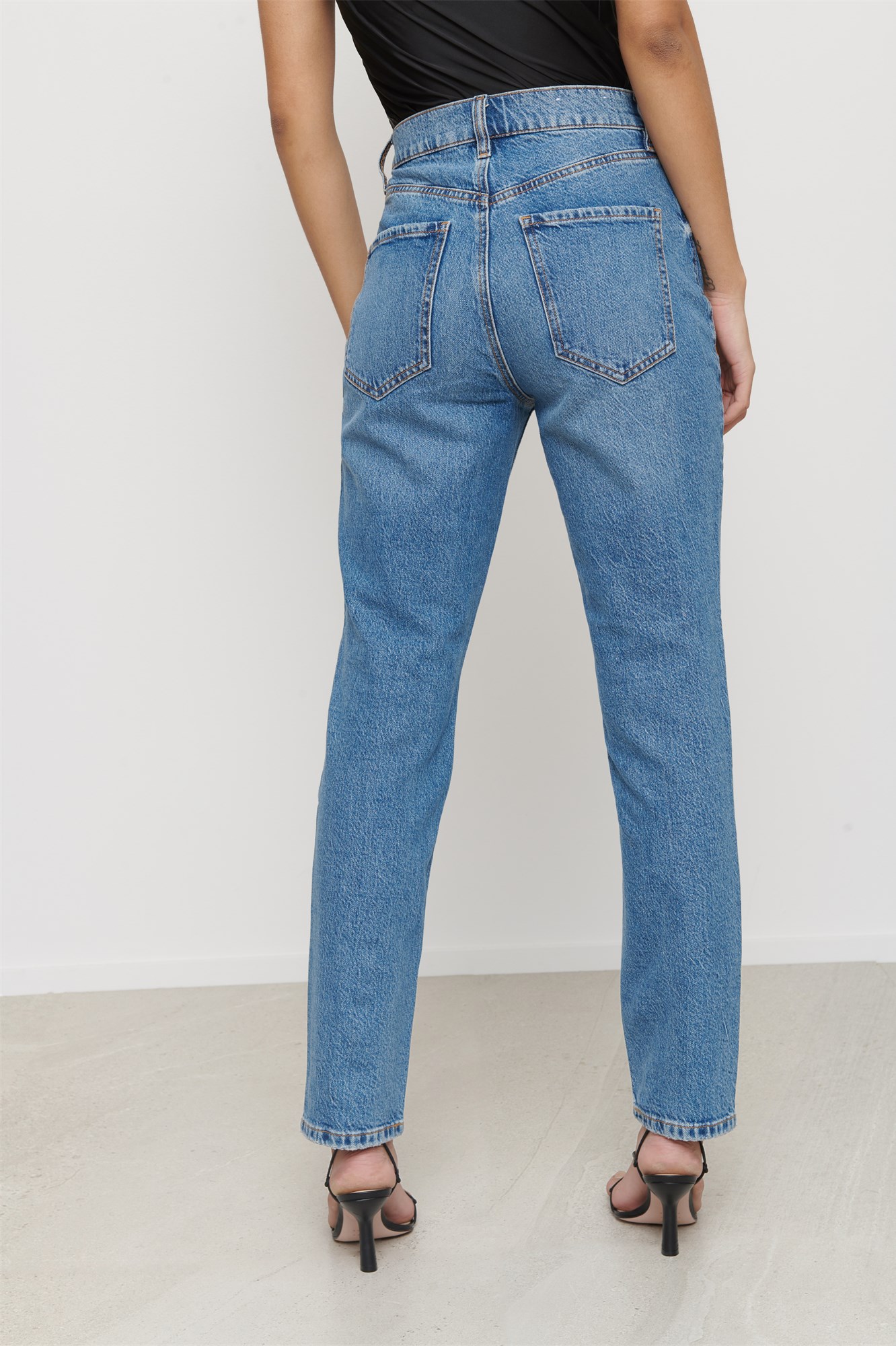 ETHOS | Rosie Ultra-High Rise Straight Jeans