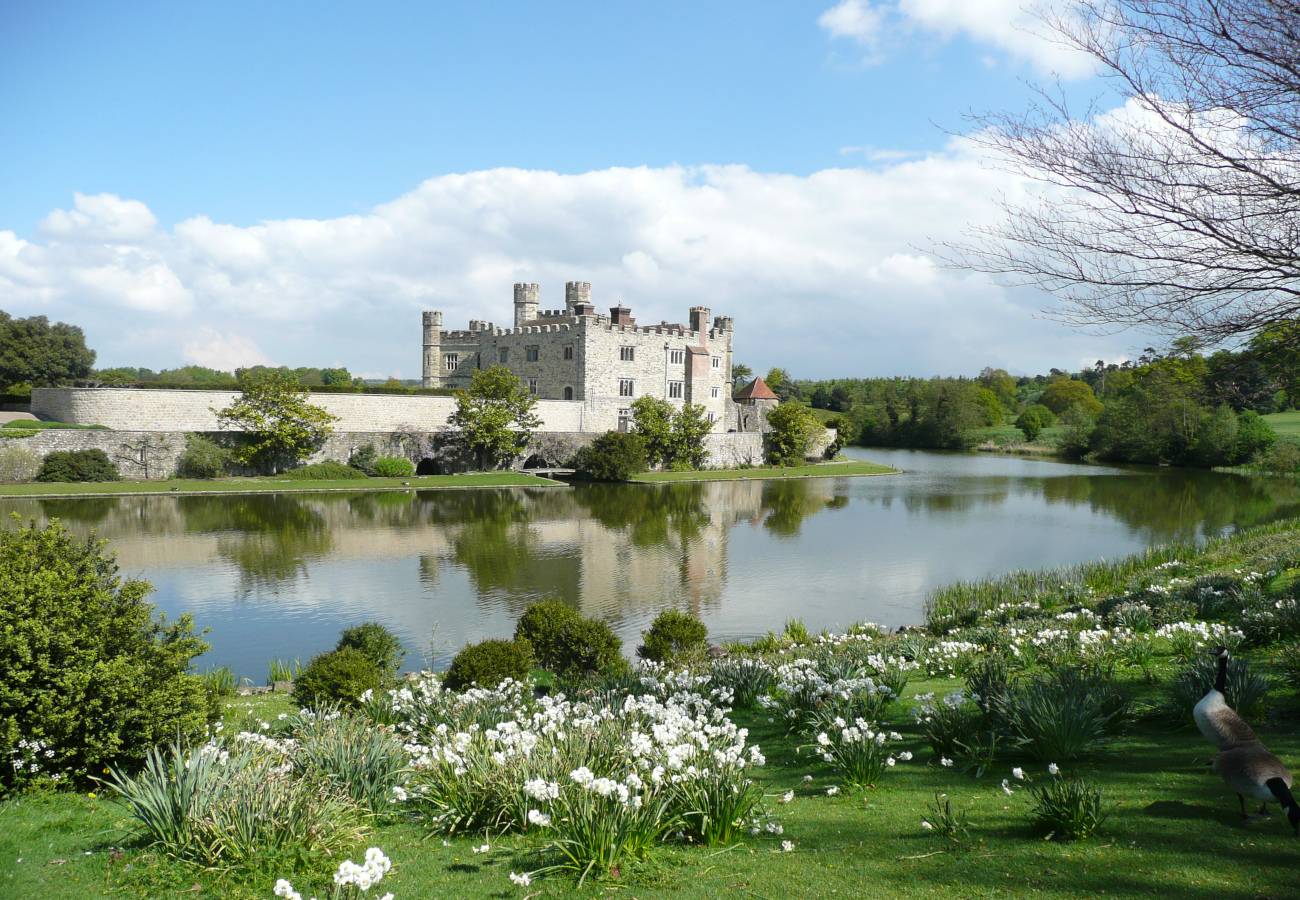 Leeds Castle, Canterbury Cathedral & Dover