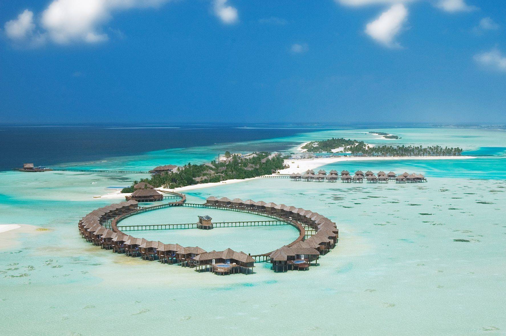 Olhuveli Beach & Spa 5*