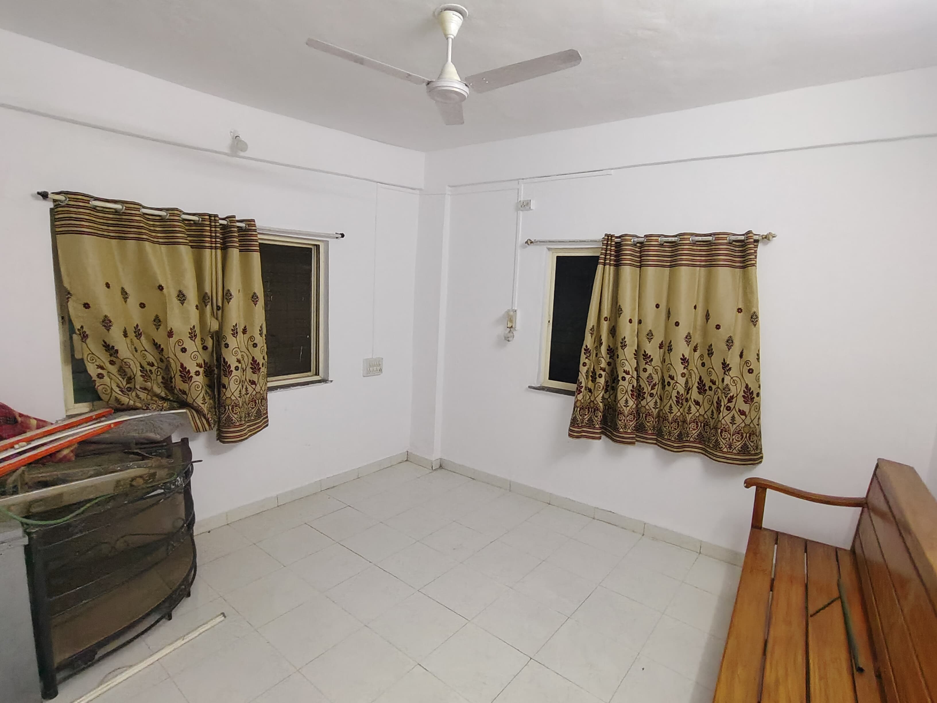 🪟 SEMI FURNISHED 2BHK IN GURUDWARA CHOWK