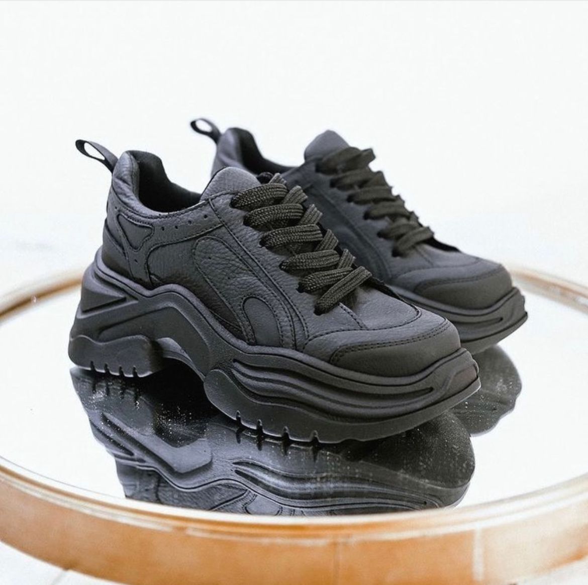 Zapatillas deportivas con trenzas