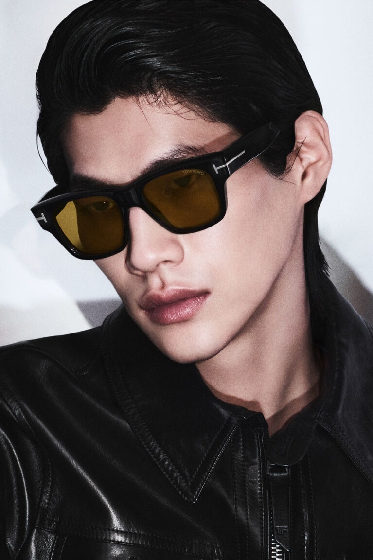 EYEWEAR