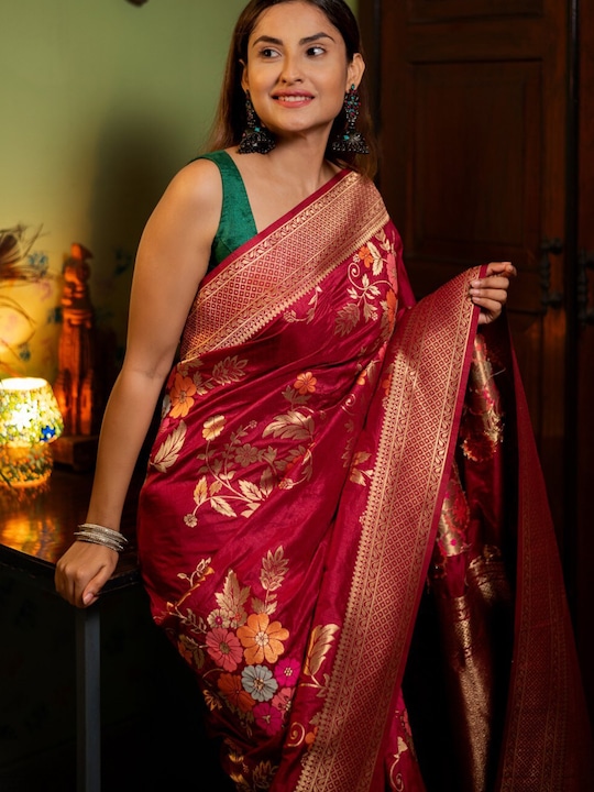 Apaapi Floral Woven Design Zari Saree
