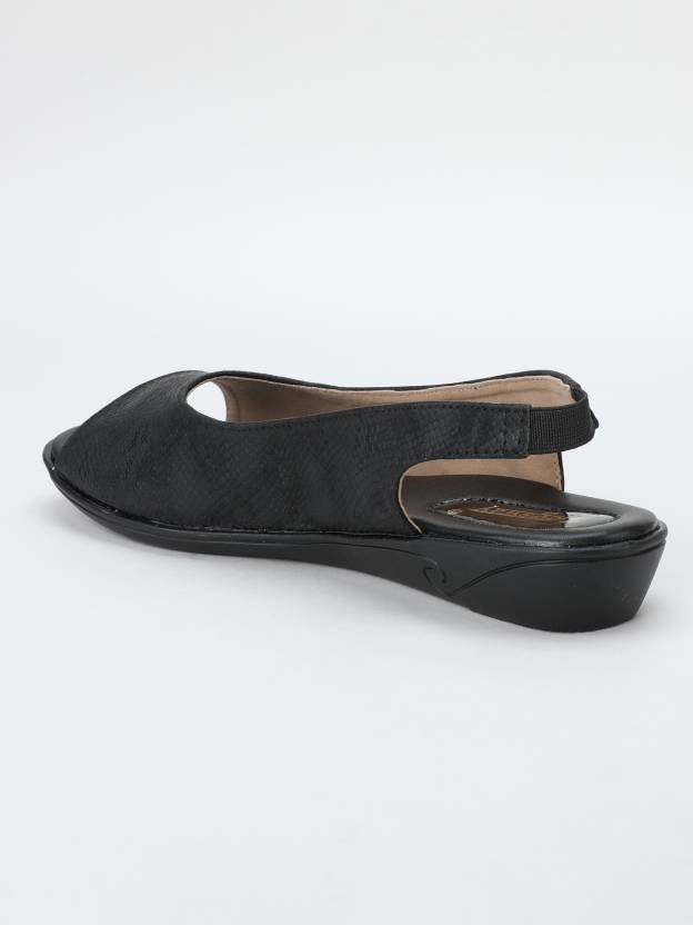Women Flats Sandal  (Black , 7)
