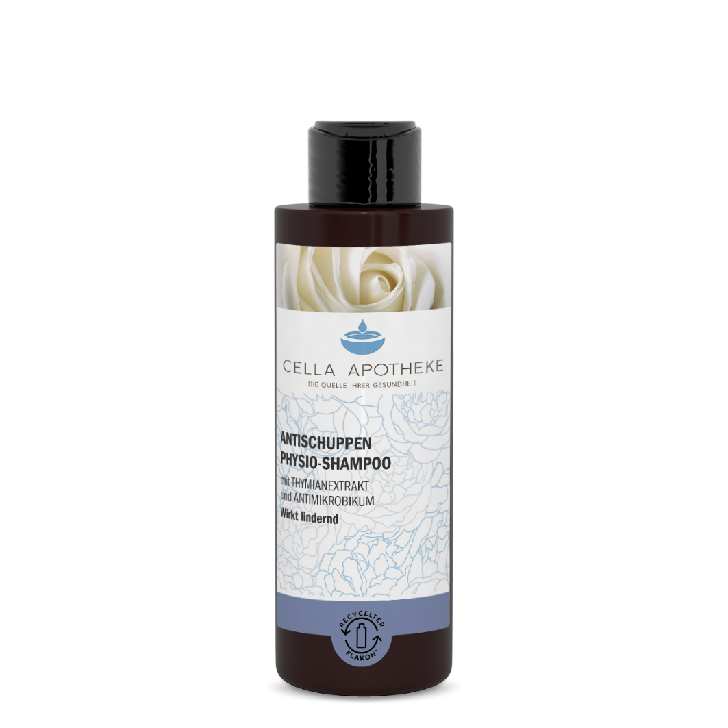 Eine stilvolle Flasche des Cella Apotheke Antischuppen Physio-Shampoos, das mit einem wertvollen Antimikrobium angereichert ist. Die elegante Verpackung, verziert mit einem dezenten floralen Design, verkörpert eine harmonische Verbindung von Ästhetik und Funktionalität. Ideal zur Bekämpfung von Schuppen und zur Förderung einer gesunden Kopfhaut.