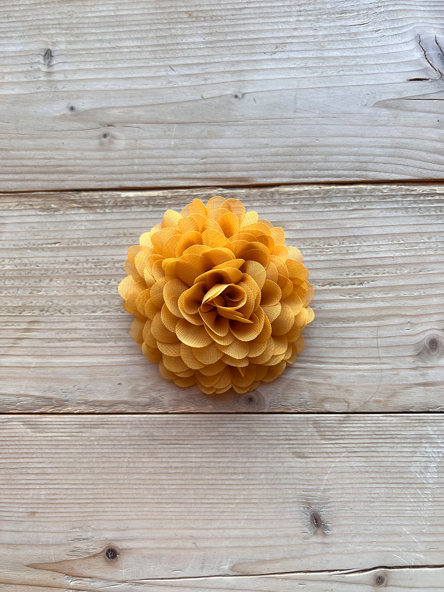 Retro Stil Accessoire - Chiffon Blume in Senf