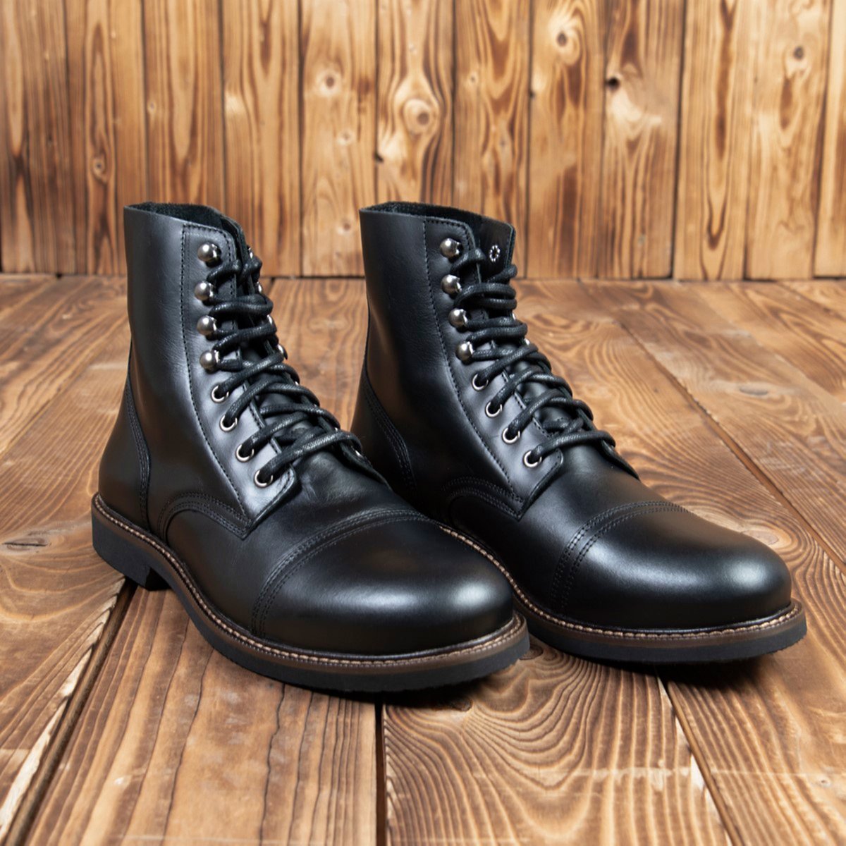 Vintage boots 1966 low quarters in black -