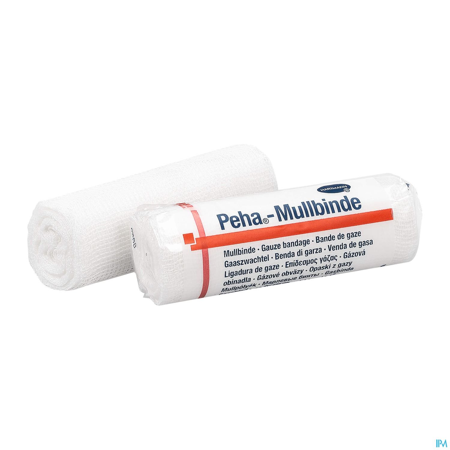 Zwei Packungen Peha-Mullbinden, eine Rolle liegend und eine stehende, auf weißem Hintergrund.