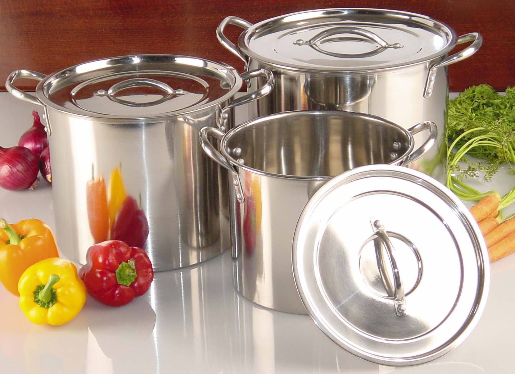 Buckingham Set of 3 Stock Pots with Lids, 20, 23 and 26cm