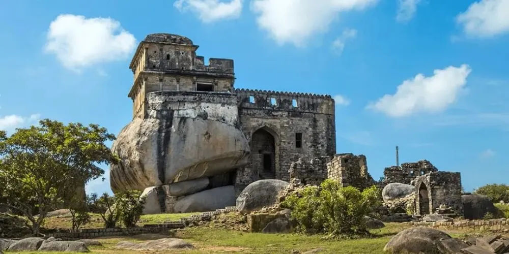 What is Jabalpur Famous For?