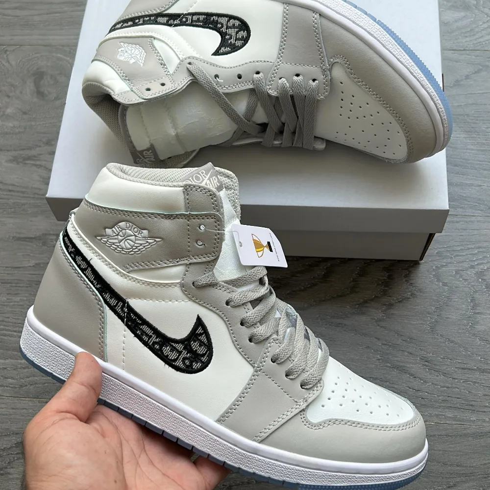 Air Jordan Grey and white sneakers mepto shop