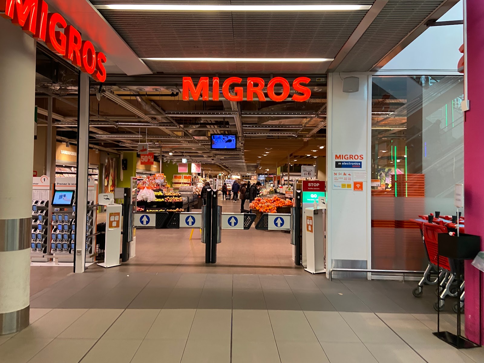 Migros Supermarkt (Lausanne Metropole) Rue des Terreaux 25, 1003 Lausanne, Switzerland ()