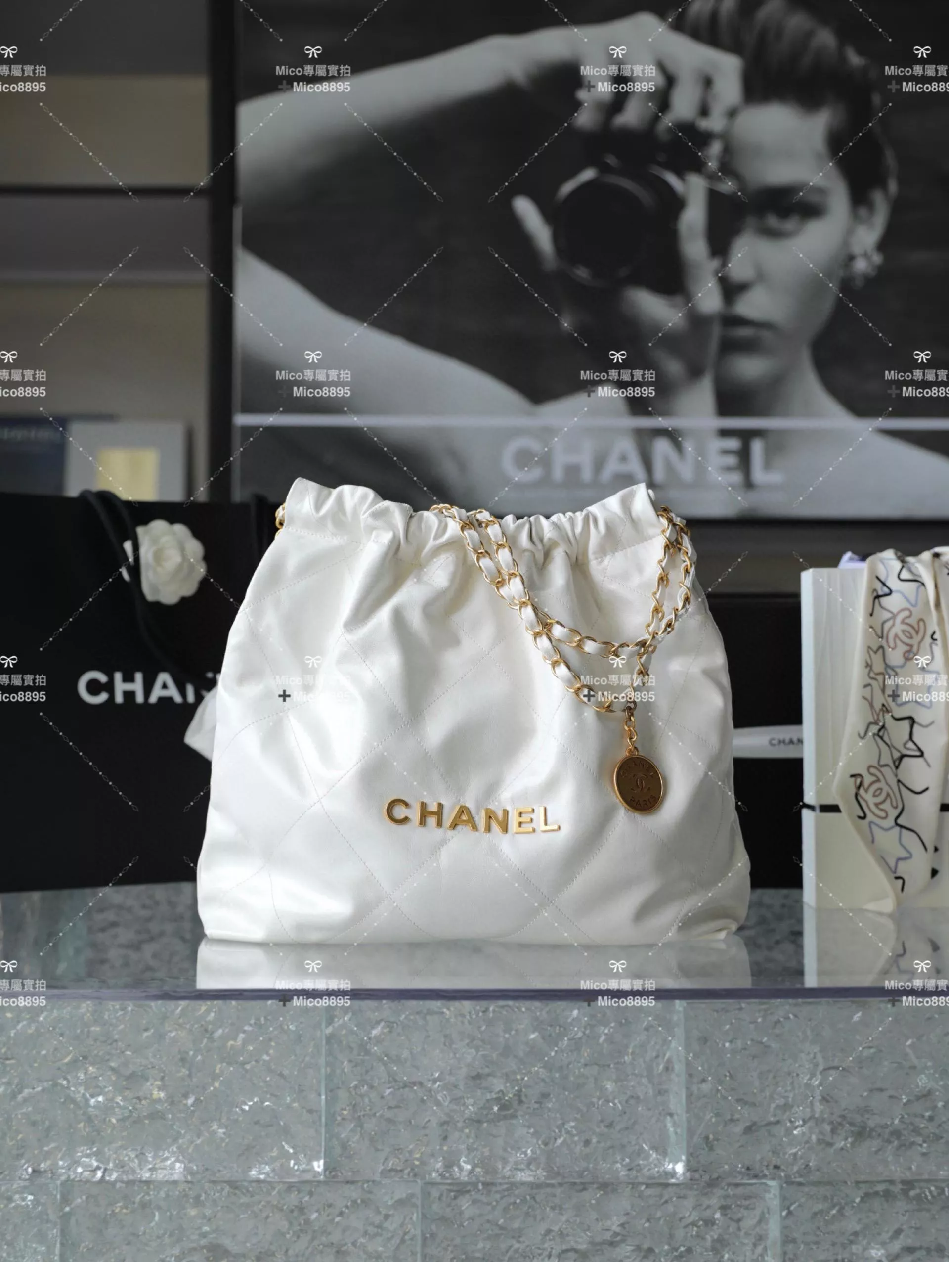 Chanel 22Bag 白底金字/牛皮 購物袋/肩背包 中號 尺寸：𝟹𝟿*𝟺𝟸*𝟾 𝚌𝚖