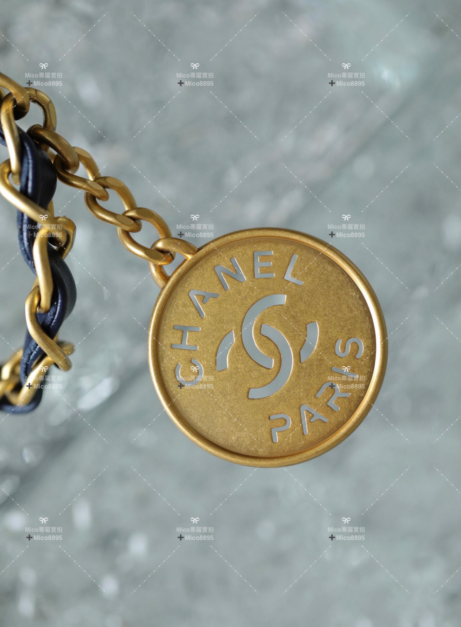 CHANEL 𝟮𝟮𝘀 |  海軍藍/金字 小號 22包 尺寸：𝟹𝟻*𝟹𝟽*𝟽 𝚌𝚖